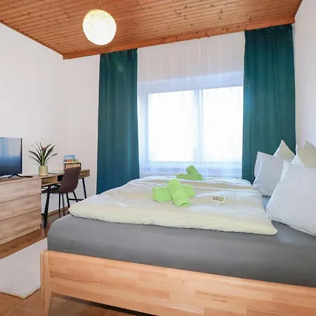 Apartment 3 Bedroom Gorgeous In